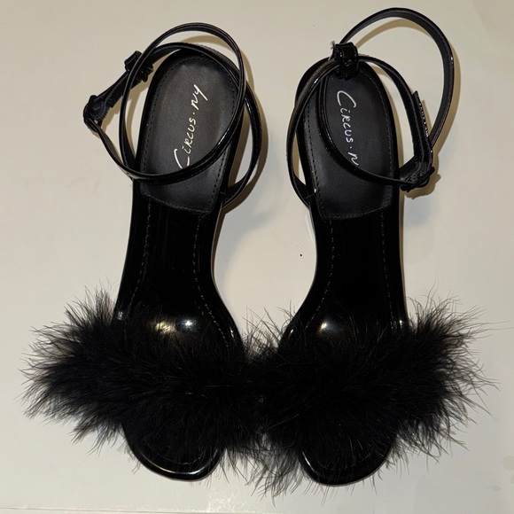 Circus Ny Shoes - Circus Ny Brenna Black Feathered Women's Sandals